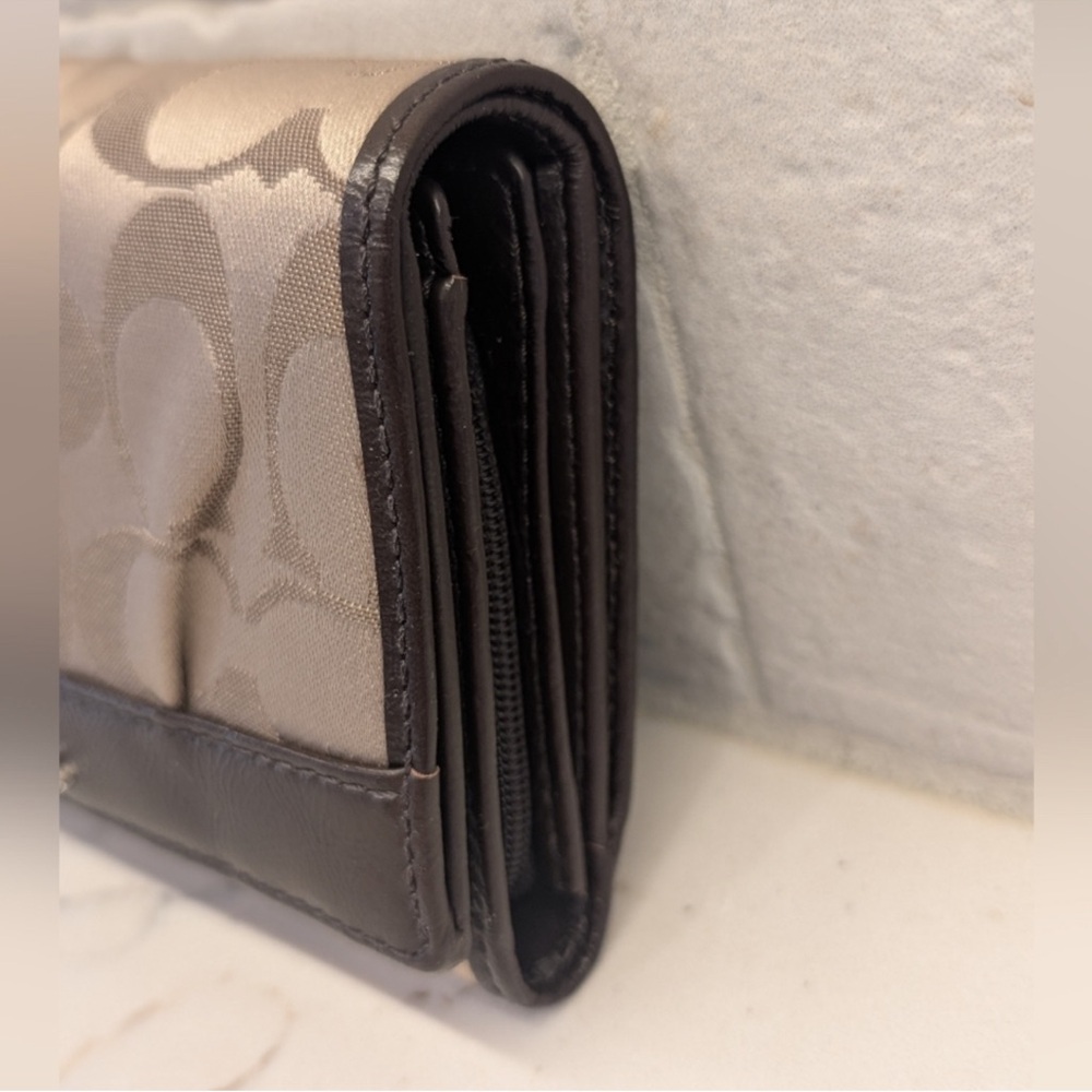 Coach Tan and Brown Signature Wallet - Picture 3 of 12